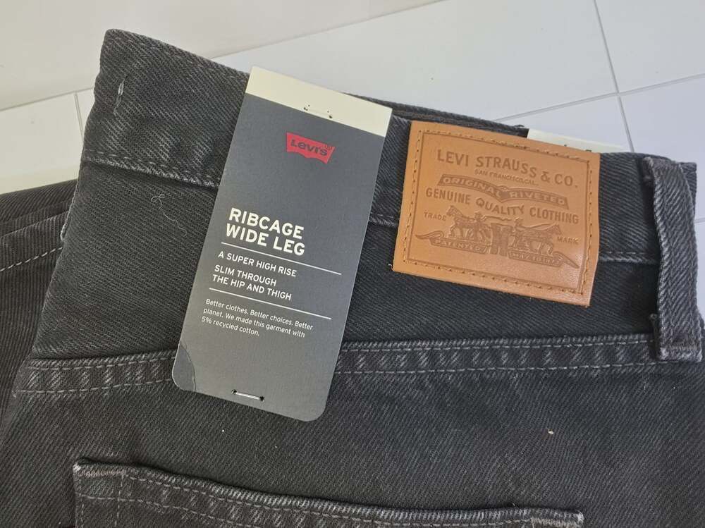 Levi’s Ribcage Wide leg 32x32